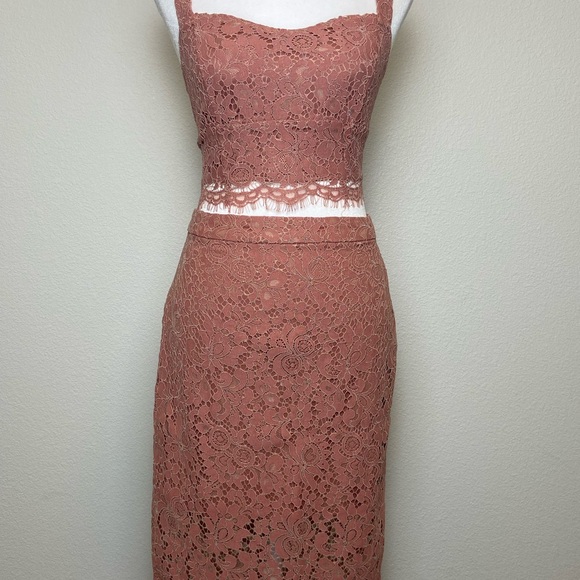 Dynamite Set of 2 Rose Lace layares lined Midi Pencil Skirt Lace Crop Top - Picture 2 of 7
